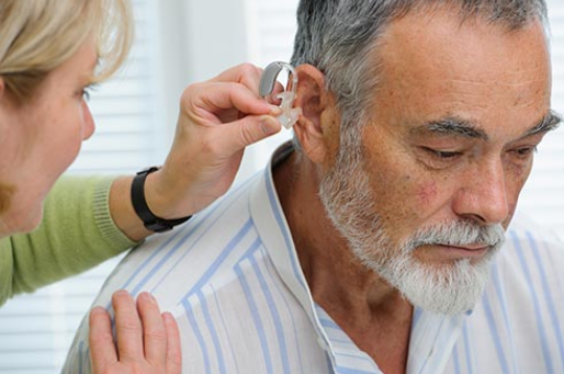 老年人用什么助听器好？老人助听器六大排行